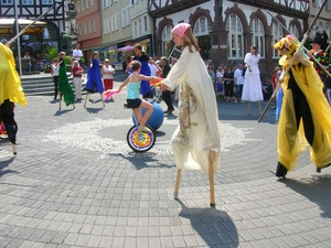 Kulturtage: Stelzen Trommeln und Künste Kulturtage: Stelzen Trommeln und Künste